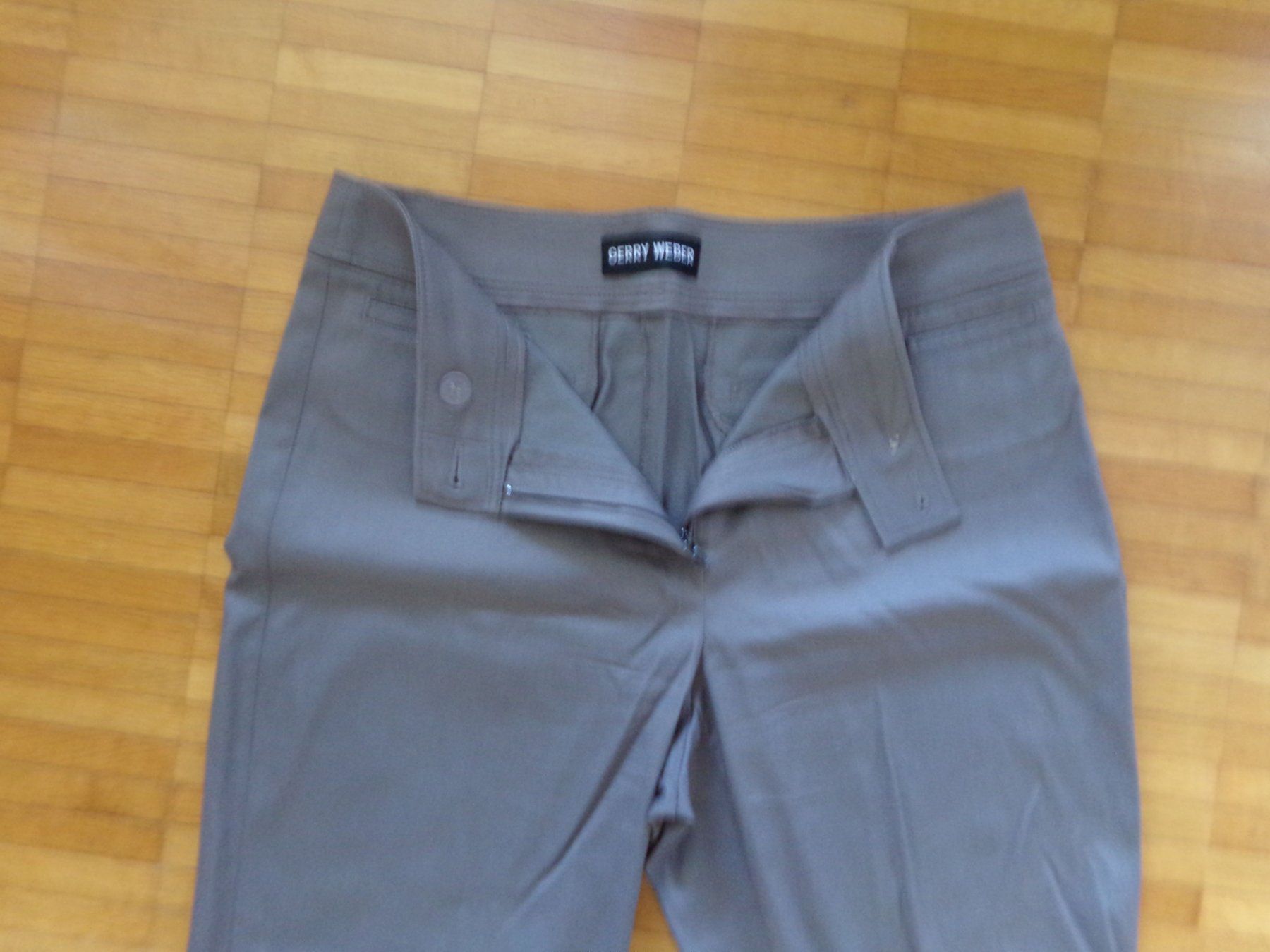 Gerry Weber Pantaloni: Damen Hose grau Gr. 40 GERY WEBER – Usato da Winterthur venduto da Jessi_di 1