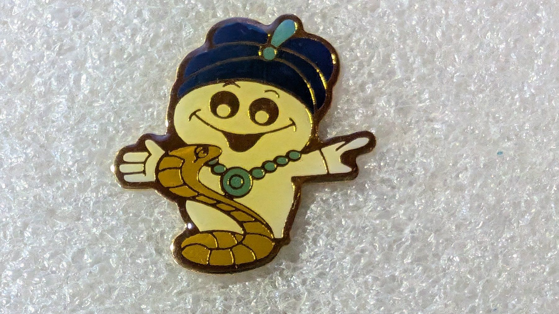 Placchette & Badge: Ansteckpin 222: Maga Bio – Usato da Oppligen venduto da Pin-Fall-Shop