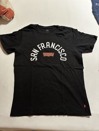 T-Shirt Levis
