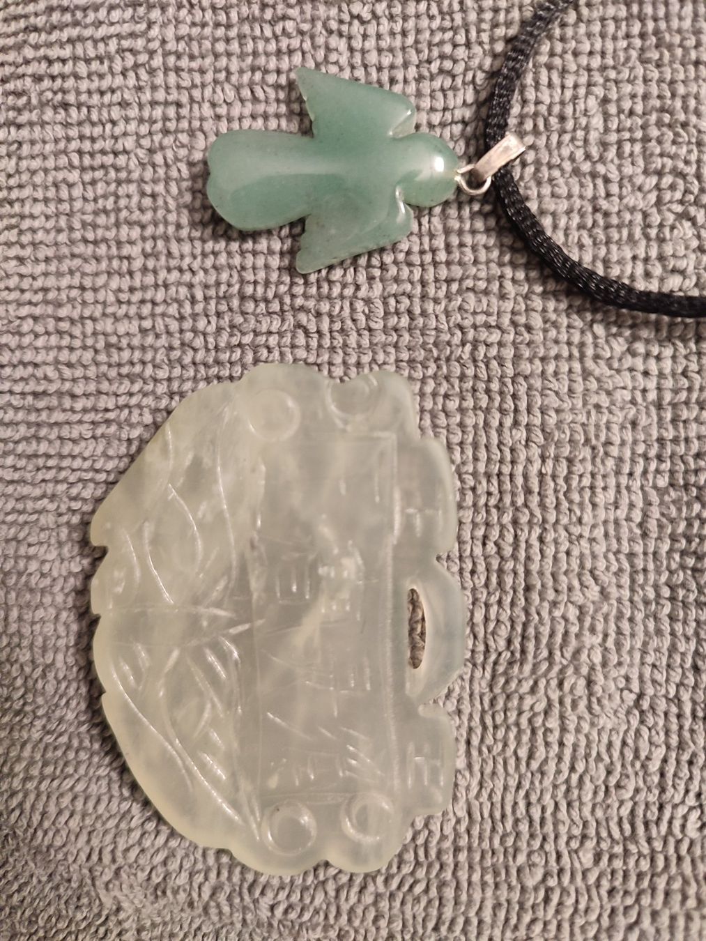 Pendentifs: 2 Jadeanhänger – D'occasion à Winterthur par Priscatg 1