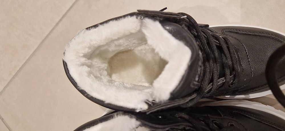 Schuhe für Jungen: Kuschelig warme Herbstschuhe – Gebraucht aus Riehen von Bliss1978 2