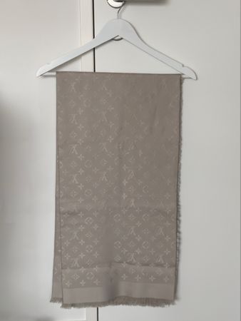 Louis Vuitton - Monogram Classic Tuch