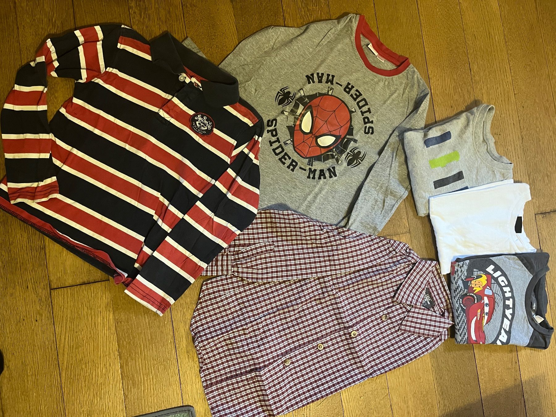 Kleiderpakete & -sets: Kinderkleidung 122/128 – Gebraucht aus Ermatingen von Pinggu02