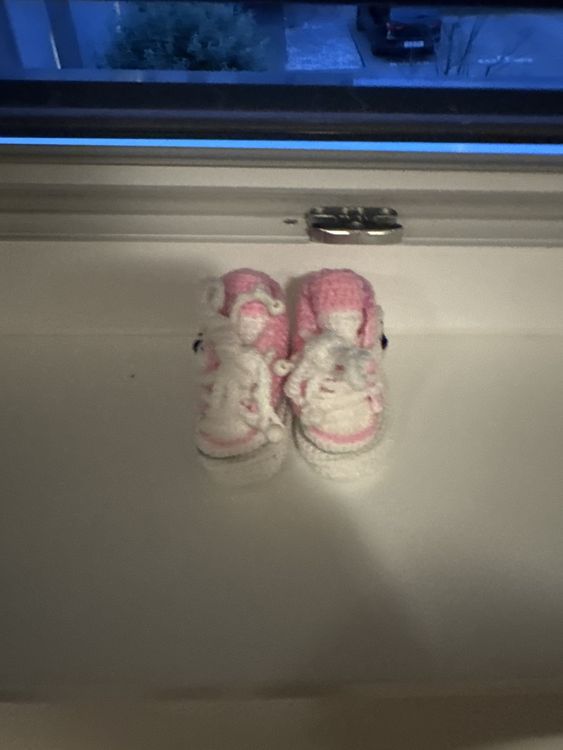 Schuhe für Mädchen: Gehäkelte Babyschuhe, Sneakers Stil, Handmade, Top Zustand! – Neu und originalverpackt aus Schaffhausen von Sems03 1