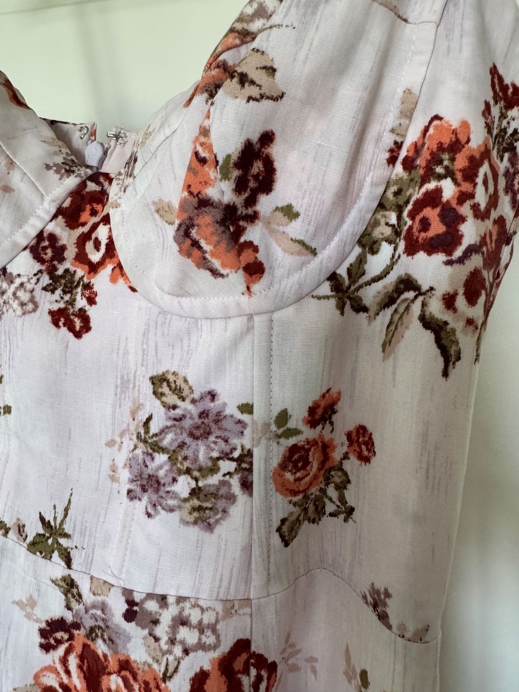 H&M Kleider: Sublime robe à fleurs rose Brock Colection X H&M – Gebraucht aus giffers von sev_c9x9 1