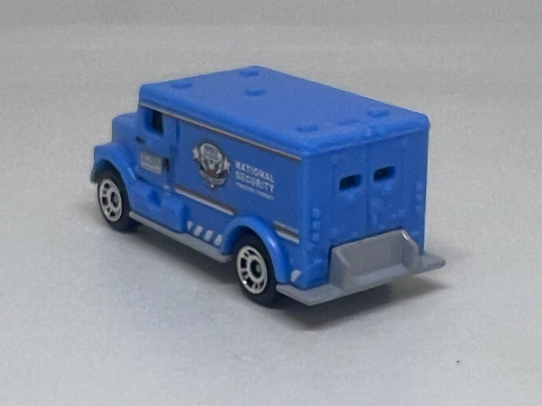 Matchbox Modellini d'auto: Matchbox International Armored Car #181 – Usato da Wildegg venduto da LaaBoutique 2