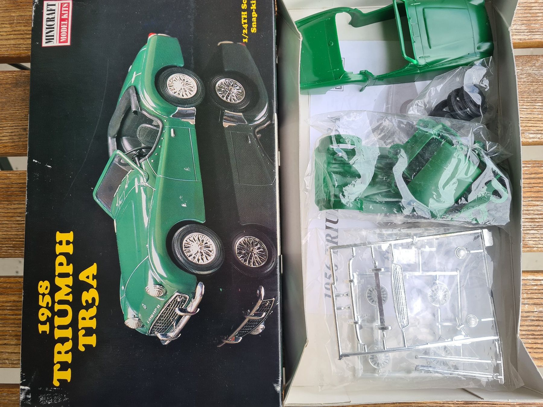 Triumph Modellini d'auto: MINICRAFT TRIUMPH TR-3A – Usato da Basel venduto da Solarbebop 1