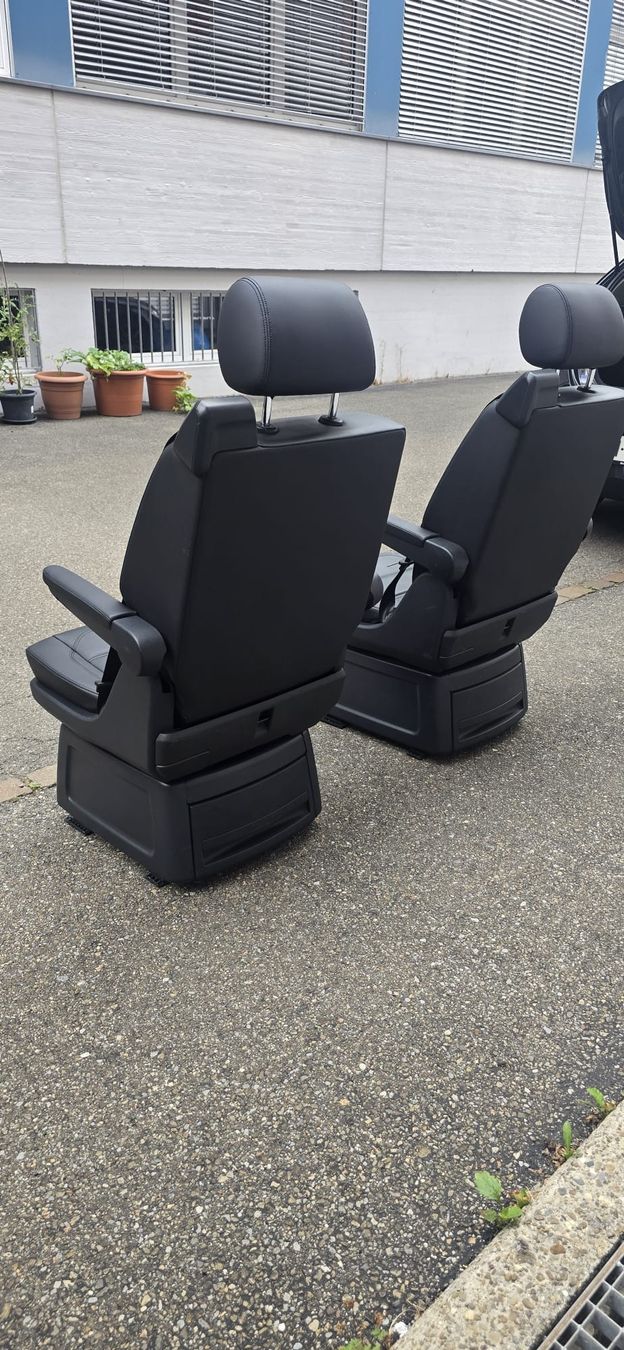 VW Tutti i ricambio: VW T5 T6 T6.1 MULTIVAN DREHSITZE LEDER ISOFIX – Usato da Meilen venduto da COSTA_ABC 2