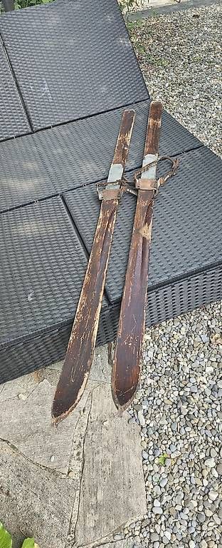 Skis: Vintage Holzski mit Originalbindungen – D'occasion à Killwangen par Swissaloha