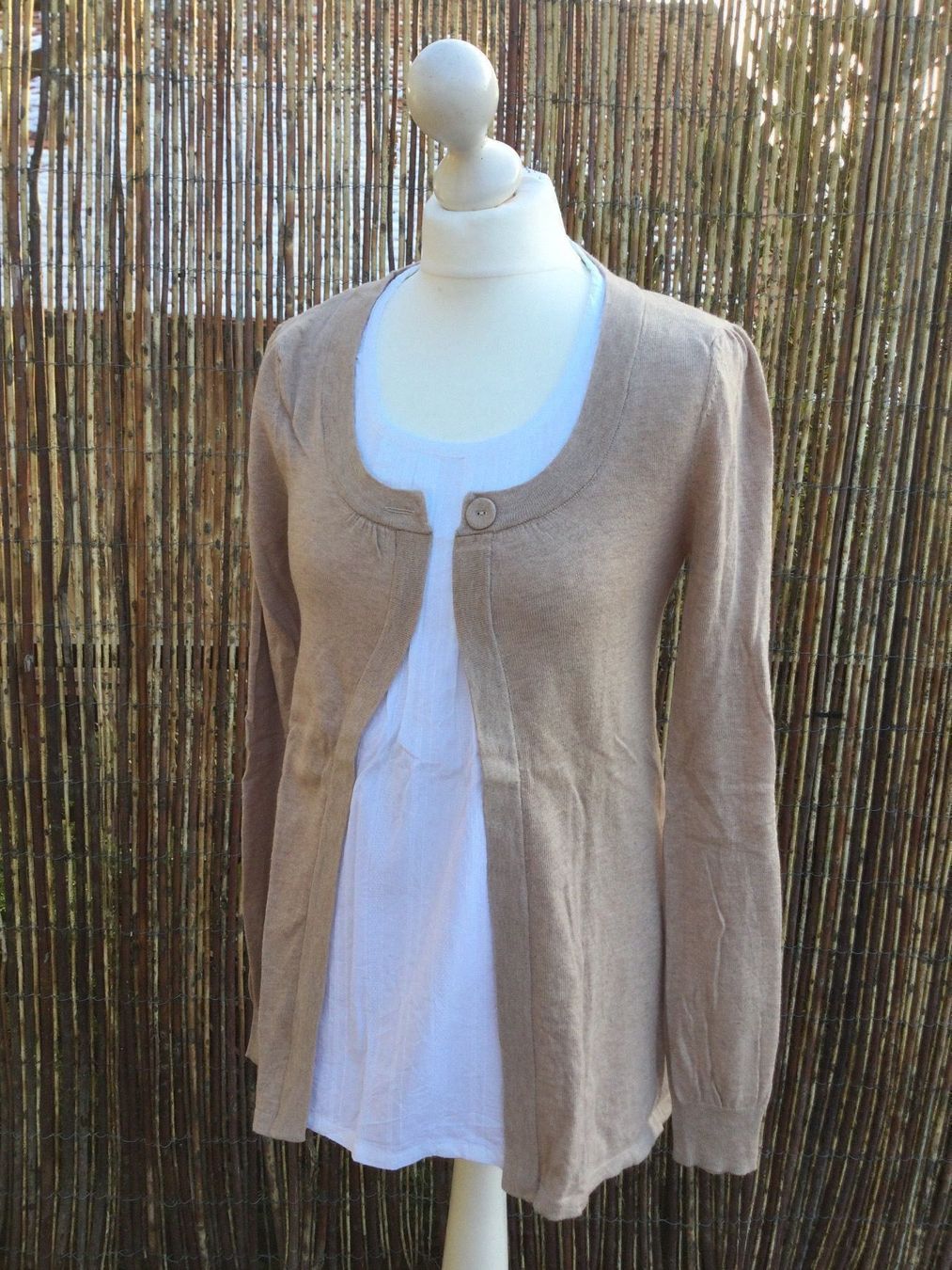 Maglioni & Felpe: Pull/Chemisier beige/blanc ELLEN AMBER, taille M – Nuovo e nell'imballaggio originale da Agiez venduto da chouchanelle