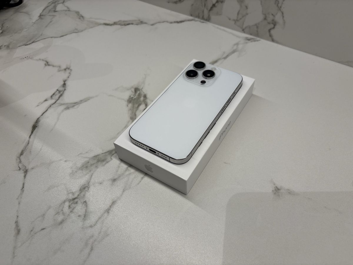 Apple Portables: iPhone 16 Pro, Withe Titanium, 256GB – D'occasion à Neuenegg par CarreraT 4