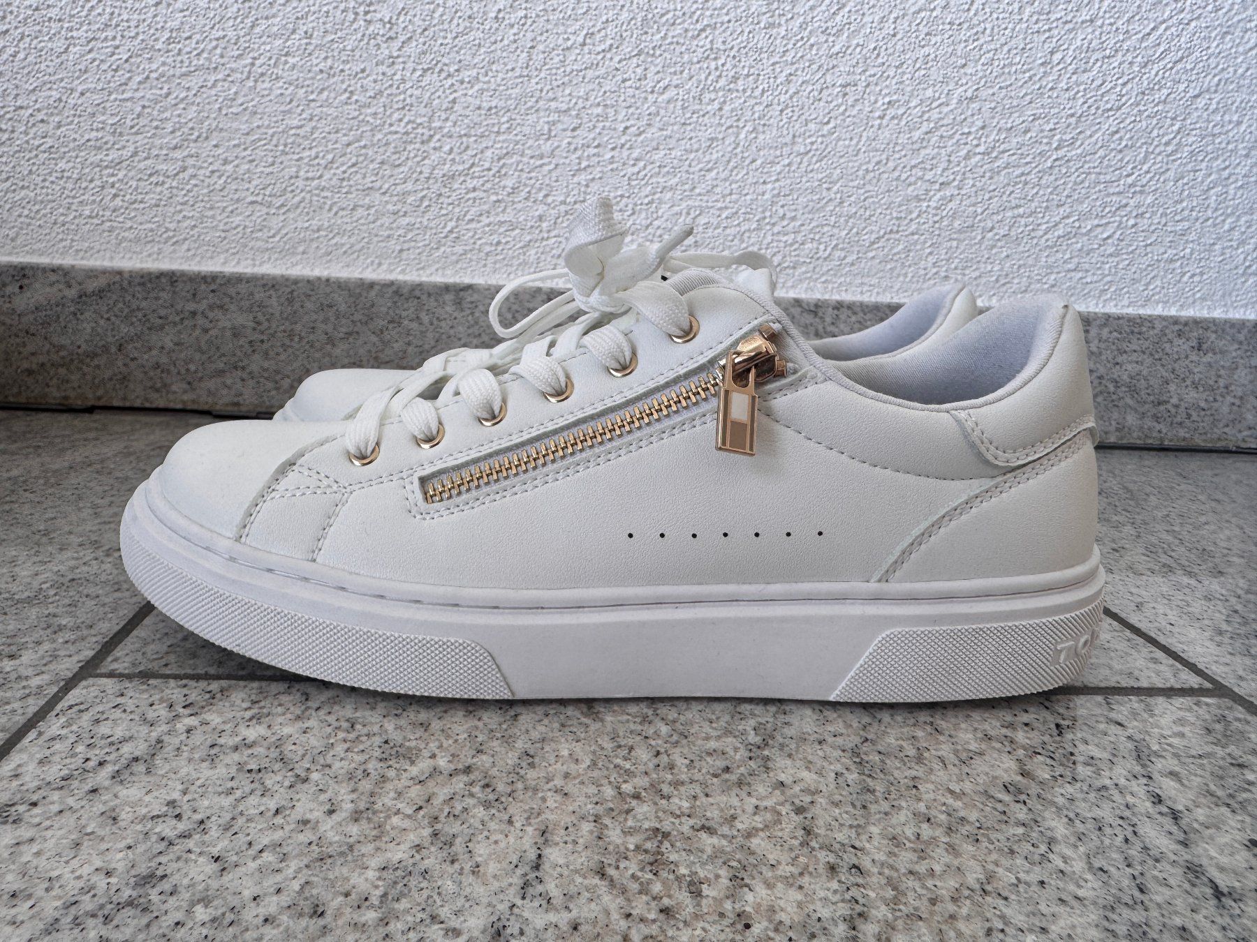Scarpe da donna: Neu** Tommy Hilfiger Sneaker, Gr. 39 – Nuovo e nell'imballaggio originale da Zollikon venduto da Krenapf 2