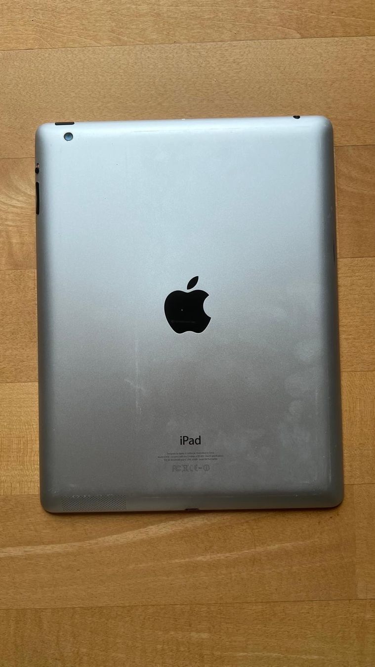 Apple Tablet PC: iPad 4th generation WIFI – Usato da Säriswil venduto da pingu_007 1