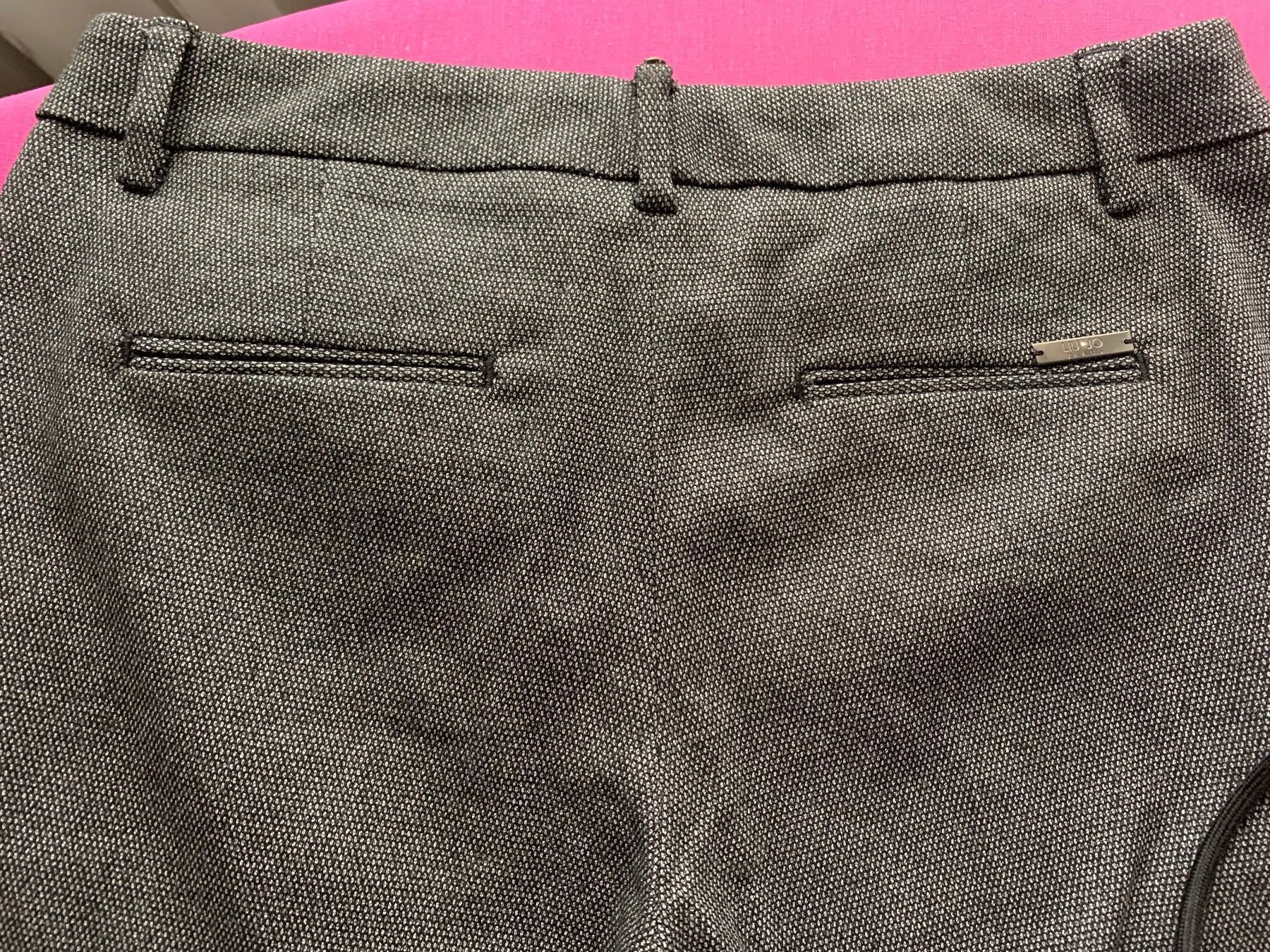 Liu Jo Pantaloni: Liu Jo Damenhose – Usato da Nürensdorf venduto da and_5tlm 2
