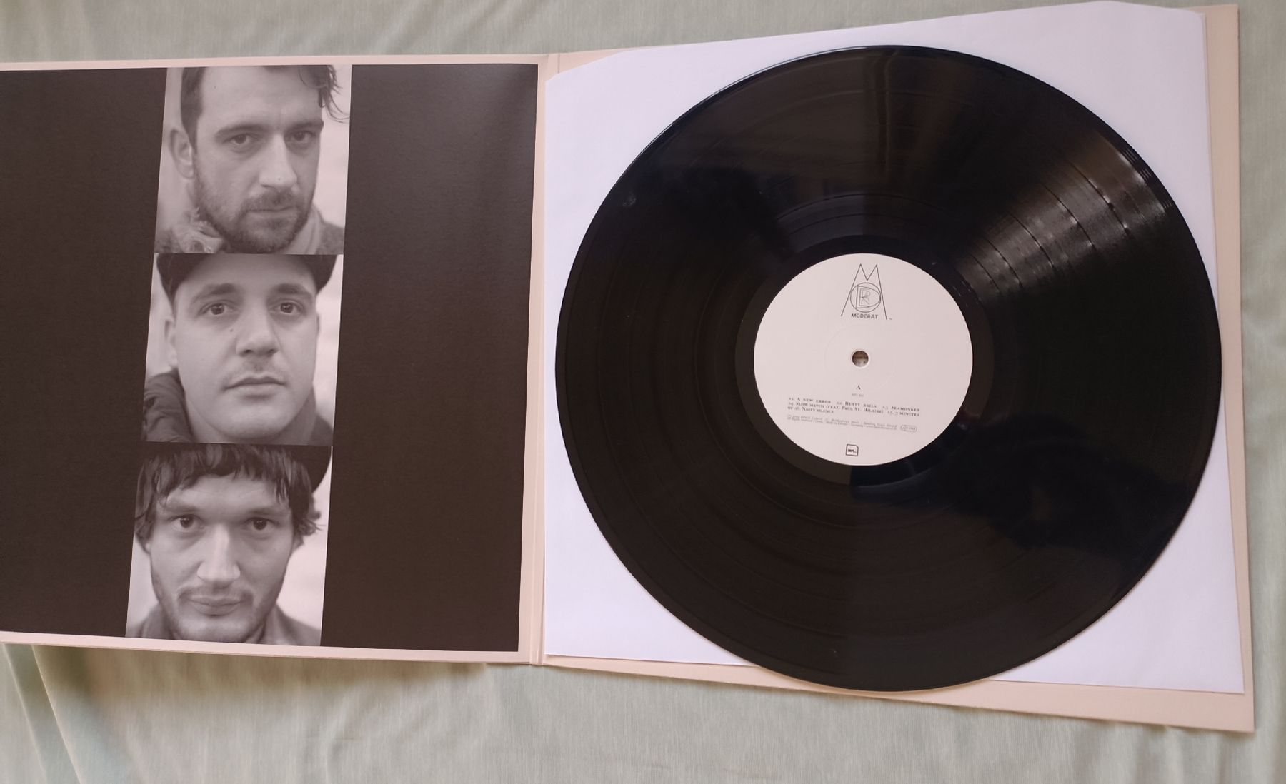 Vinyles: MODERAT - s.t. LP – D'occasion à Luzern par cryptonic79 2