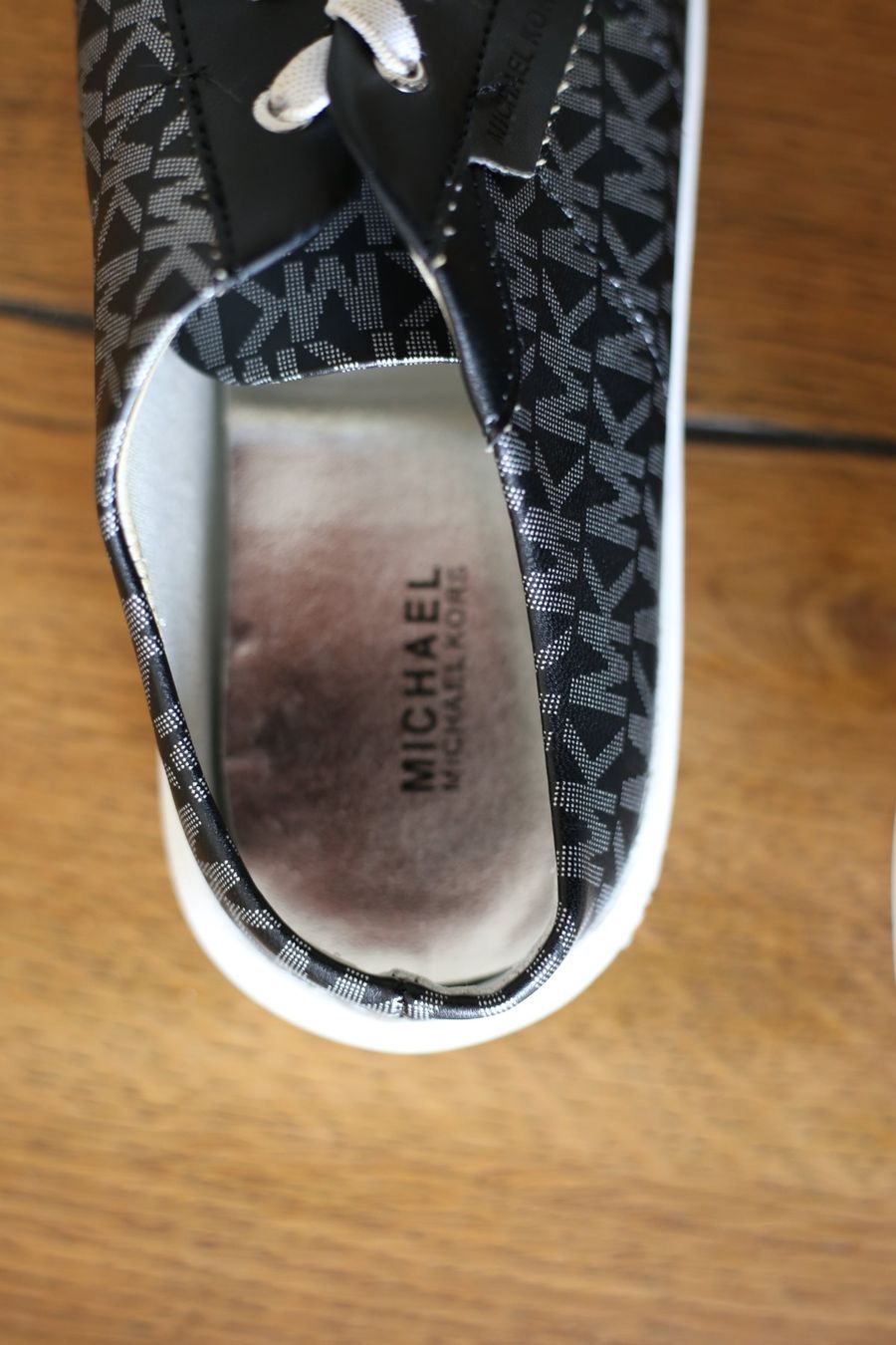 Michael Kors Scarpe da donna: Schwarze Michael Kors Damen Sneaker Grösse 36 – Usato da Ruswil venduto da deb_w5rv 4