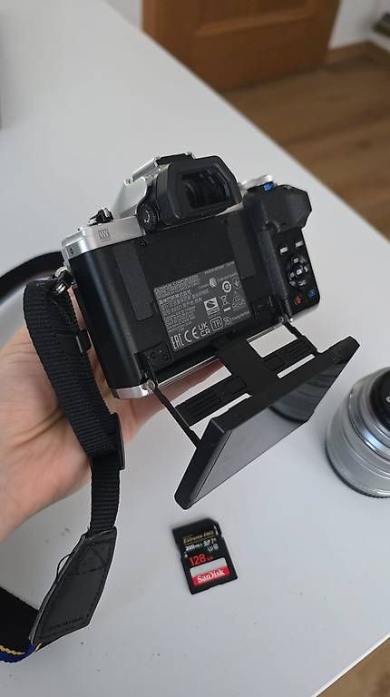 Olympus Fotocamera: Olympus OM-D E-M10 Mark IV Kamera Set / mit 2 Objektiv – Usato da Bütschwil venduto da Nesh05 1