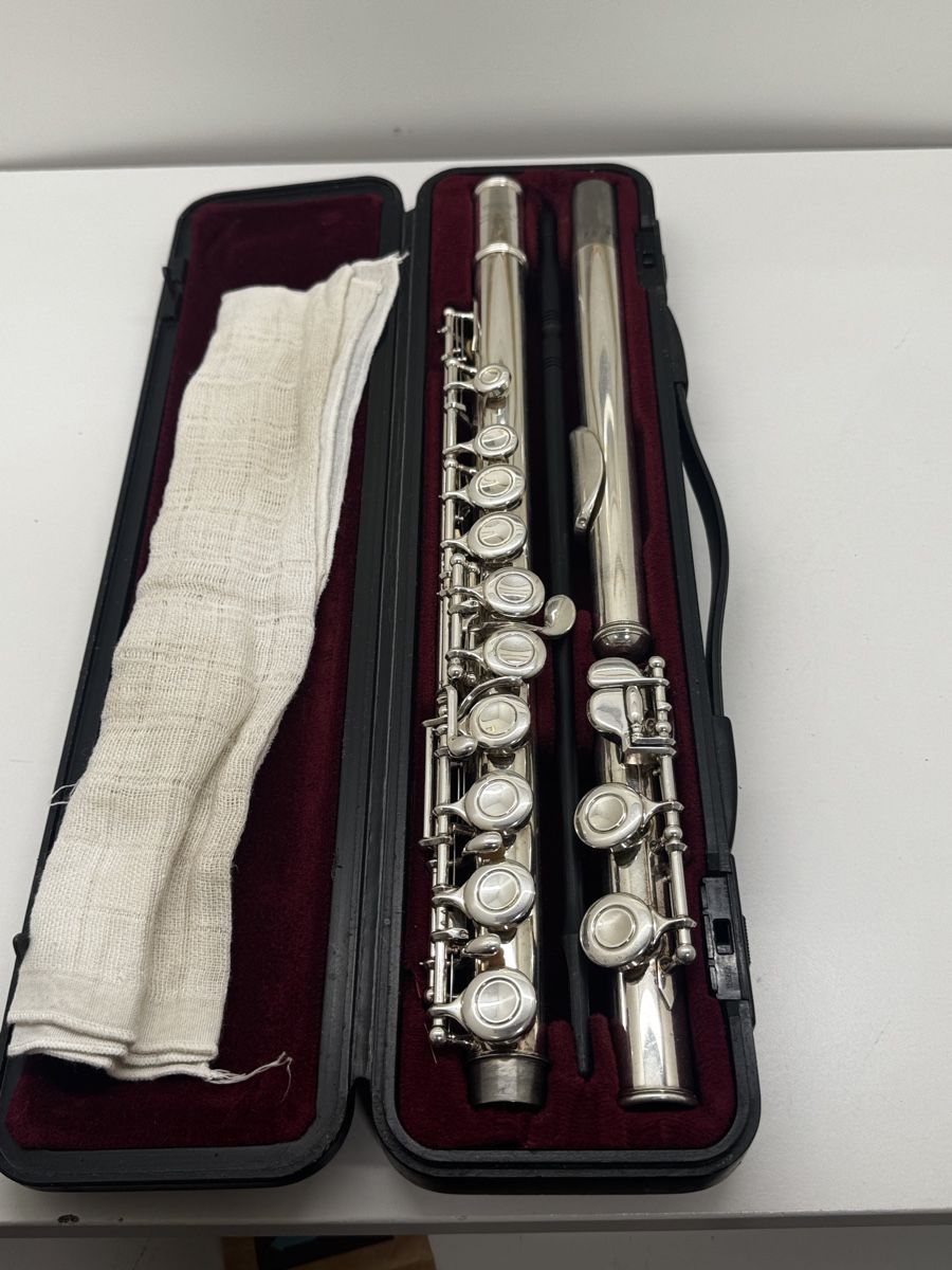 Yamaha Musikinstrumente: Querfloete Yamaha 211ST mit Etui gebraucht – Gebraucht aus Schlieren von Eldi84