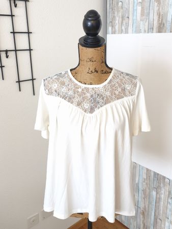 Only Bluse, Gr. M, Kurzarm, Creme-Weiss, Spitze