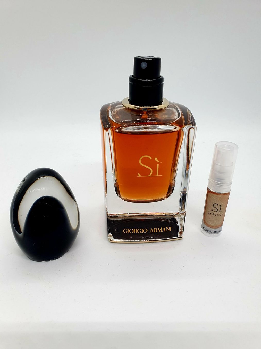 Armani Profumi & Eau de Toilette: 2 ml ARMANI SI LE PARFUM ABFÜLLUNG – Nuovo (secondo la descrizione) da St. Gallen venduto da CaliSunshine