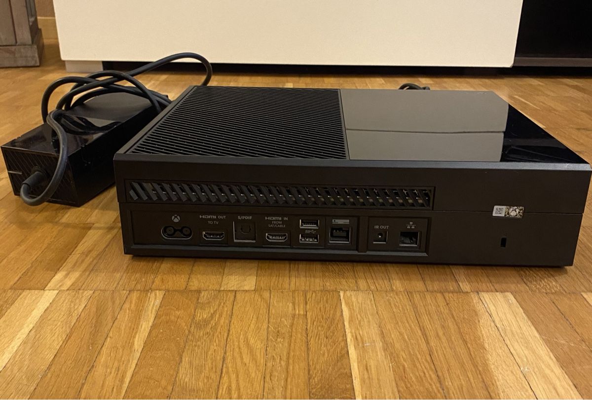 Microsoft Console: Xbox one mit vielen Zubehör – Usato da Winterthur venduto da SSilverS 3