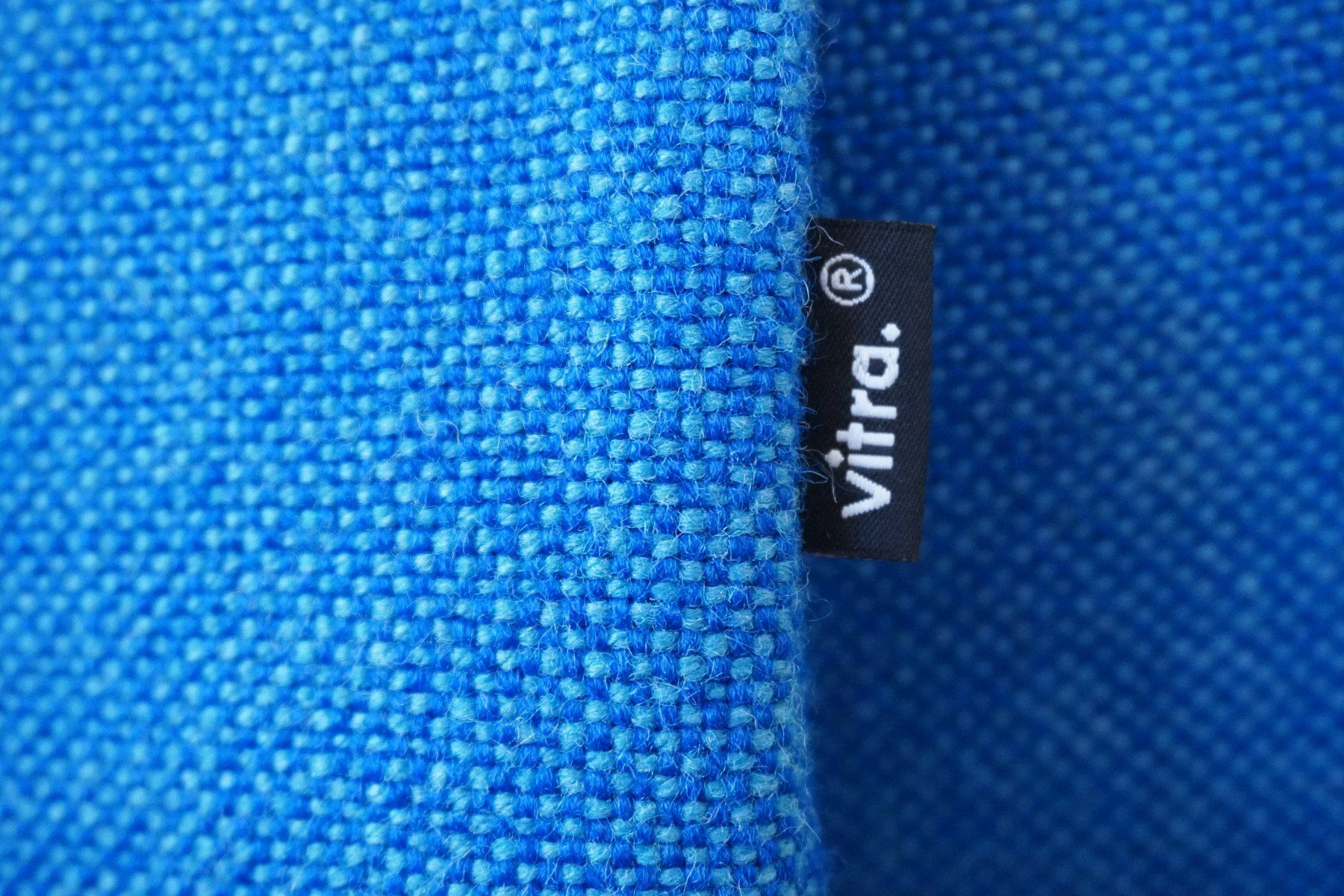Vitra Poltrone: Vitra Grand Repos mit Ottomane Stoff blau – Usato da Bad Zurzach venduto da QLASSIQ 8