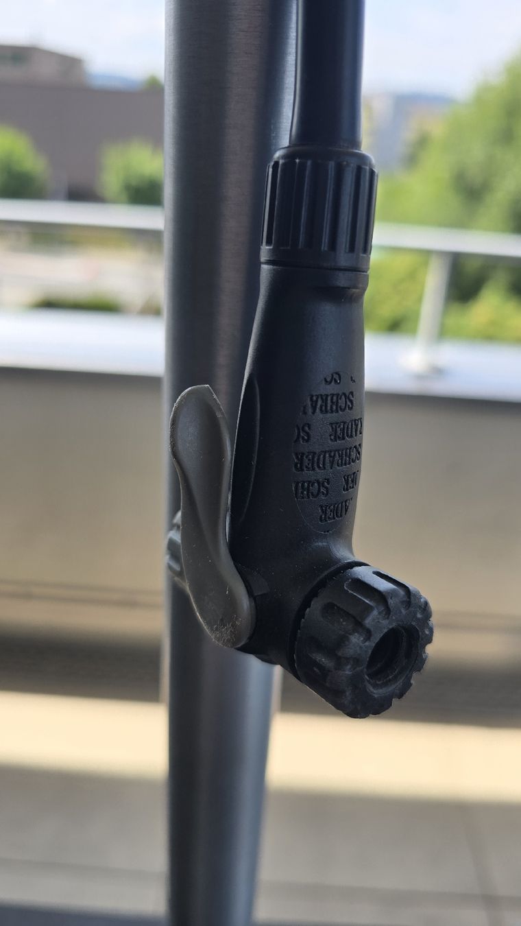 Pompe: Standpumpe Fahrrad mit Manometer gebraucht – Usato da Schenkon venduto da knofer21 2