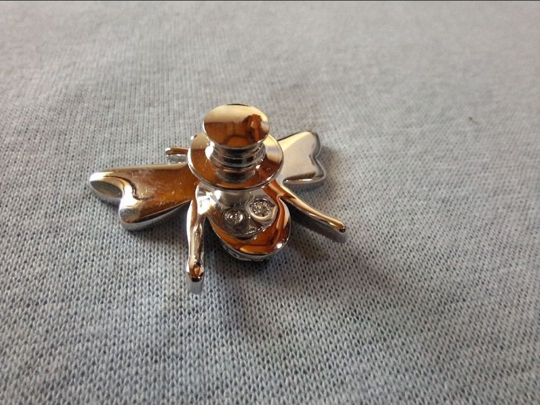 Broches & Aiguilles: Broche abeille strass dorée bon état – D'occasion à Tannay par v1n1p00h 2