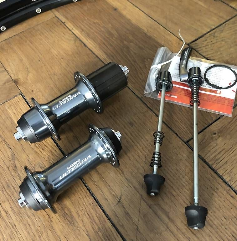 Ultegra Pezzi di ricambio: custom Laufradsatz Ultegra – Nuovo (secondo la descrizione) da Bern venduto da estebandelahoya