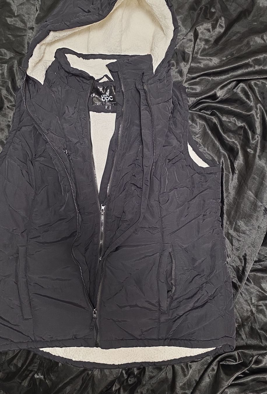 Gilet & Giacche senza maniche: Gilet mit Teddyfutter, Grösse 46 – Usato da St. Gallen venduto da Shelly__x3 2