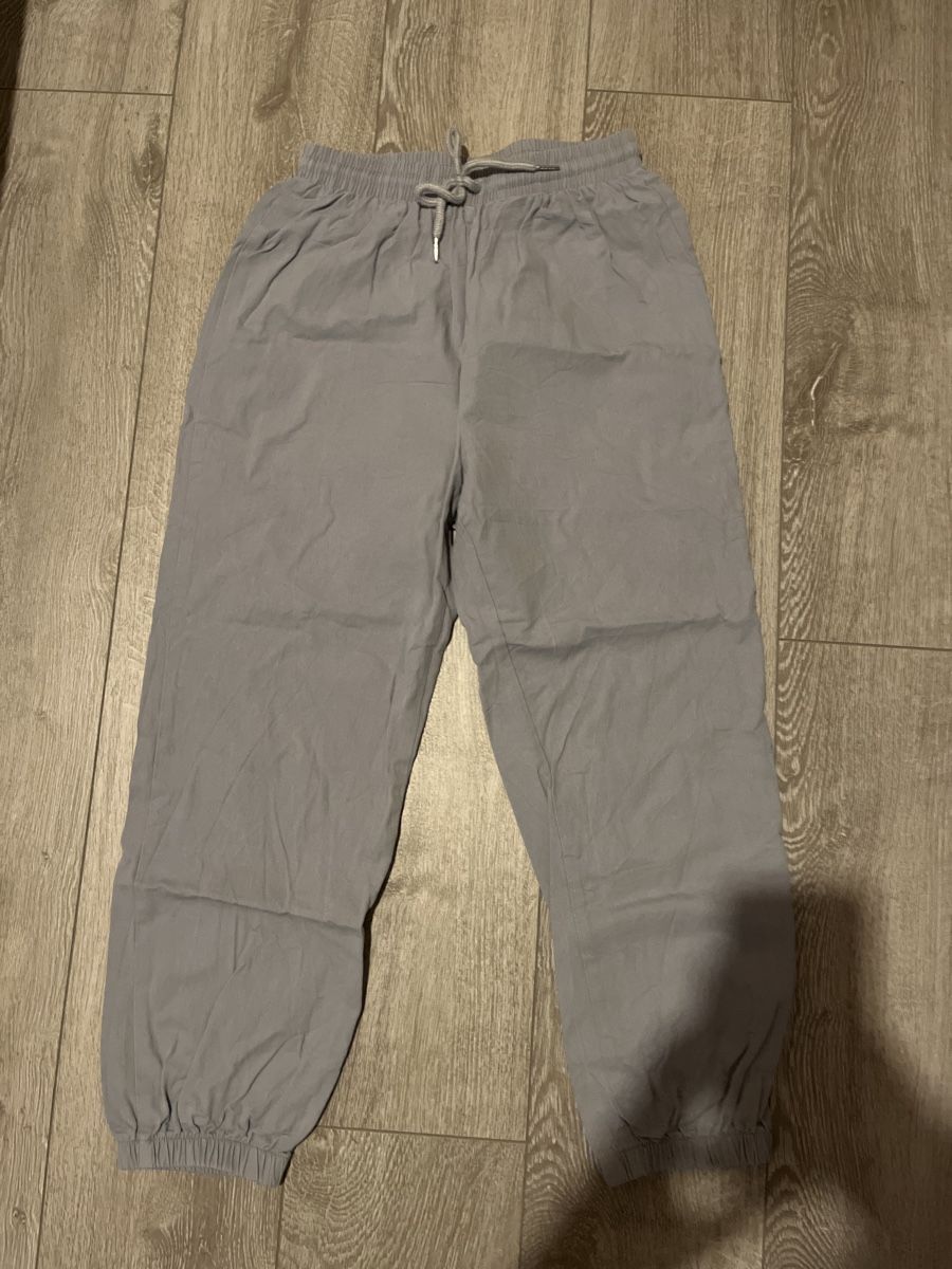 Shein Hosen: Jogging bleu gris – Gebraucht aus Le Locle von Ophelhugy