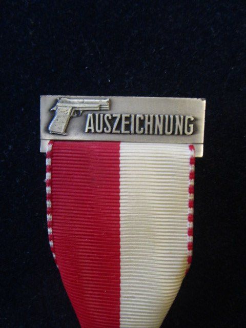 Medaglie: 33. Schweizerisches Polizeifernschiessen Nidwalden 1977 – Usato da Luzern venduto da Horoskop1 2