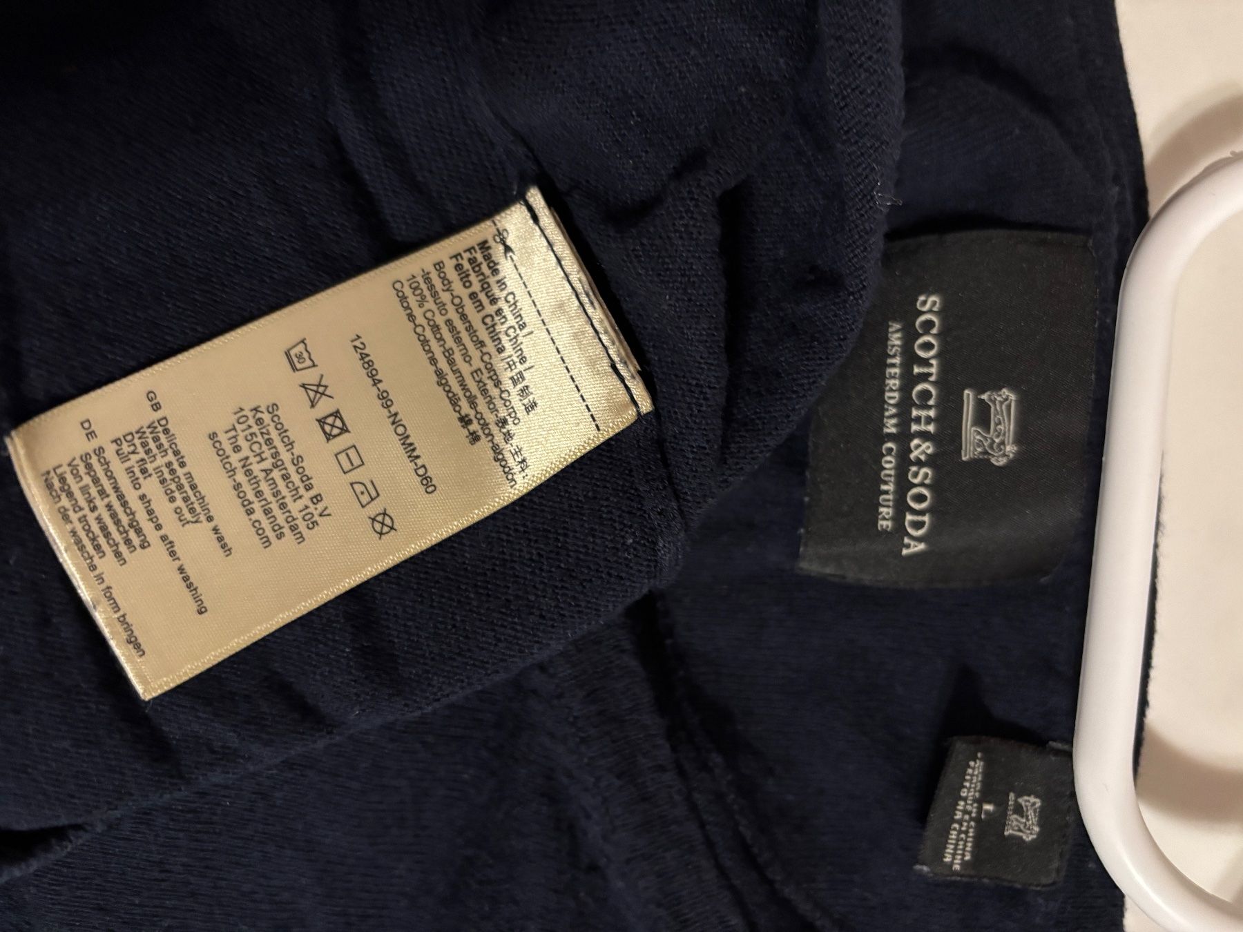 Pullover & Sweatshirts: Pull à col en V bleu marine.Scotch & Soda taille L – Gebraucht aus Delémont von Vendeur_3 3