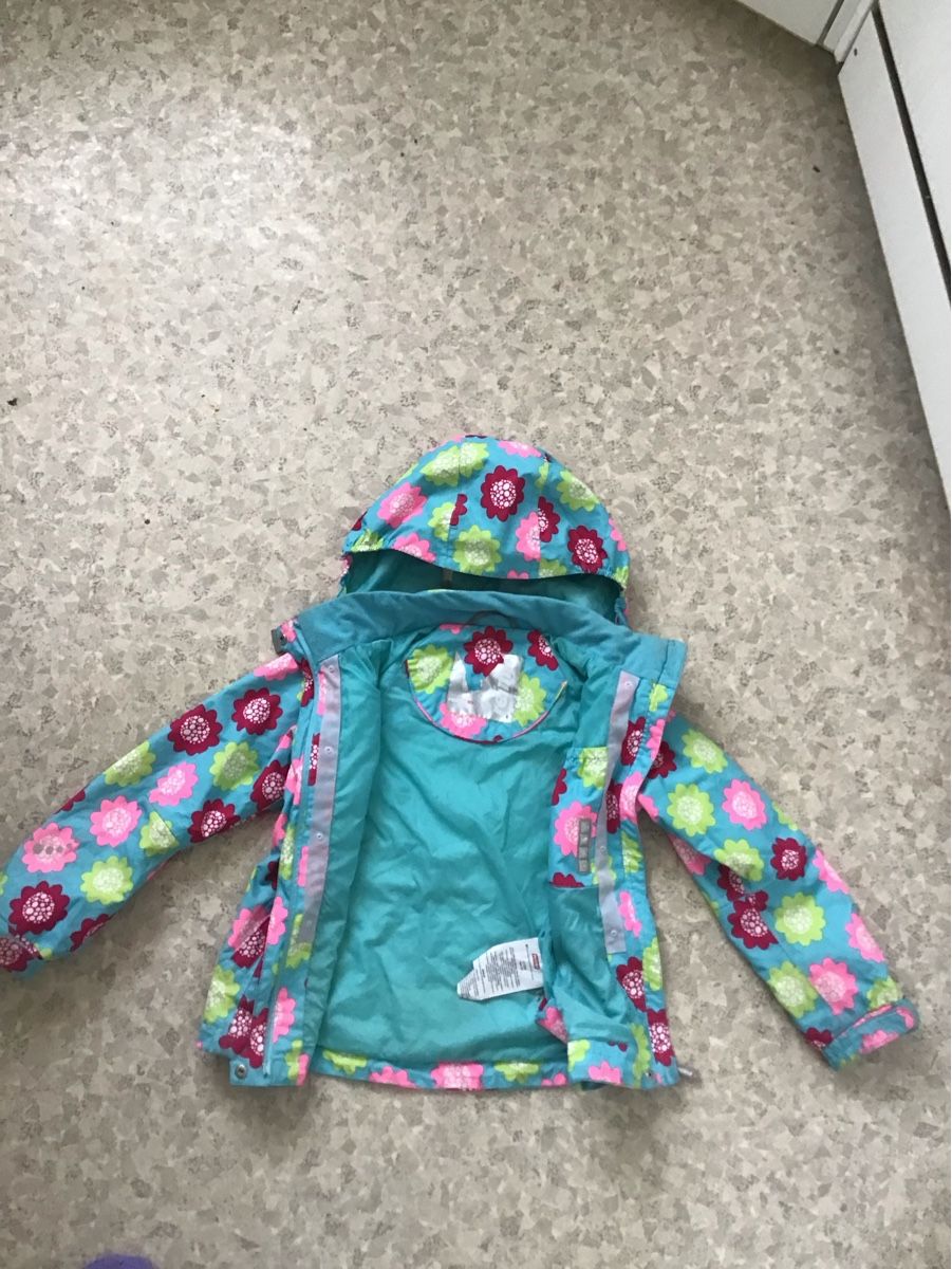 Reima Giacche & Cappotti: Reima Übergangsjacke Gr. 122 mit Blumenmuster – Usato da Seuzach venduto da Tureda 1