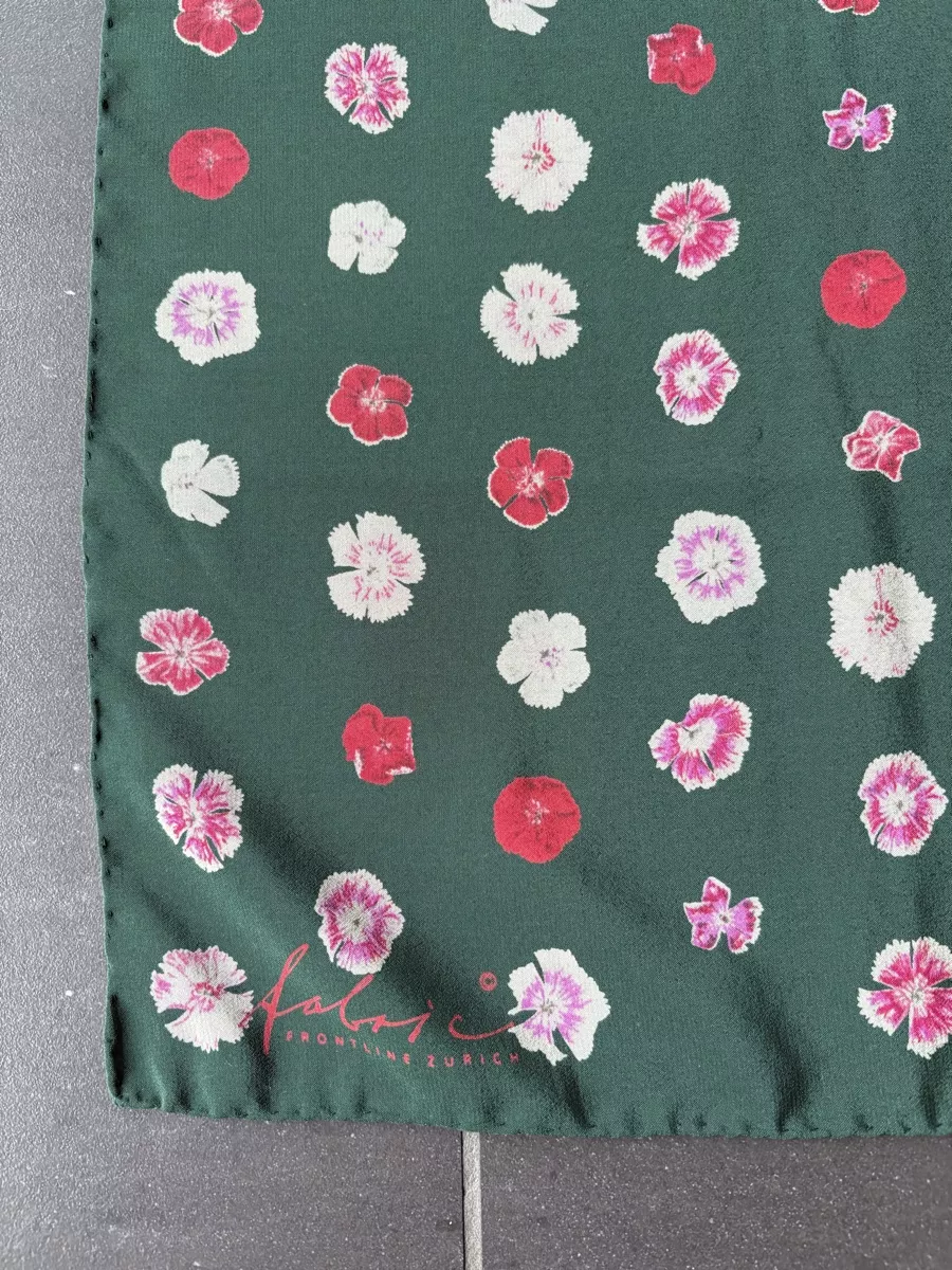 Fabric Frontline Foulards, Tücher & Schals: „Fabric Frontline“ Seidenschal – Gebraucht aus Sins von briller63