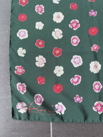 „Fabric Frontline“ Seidenschal