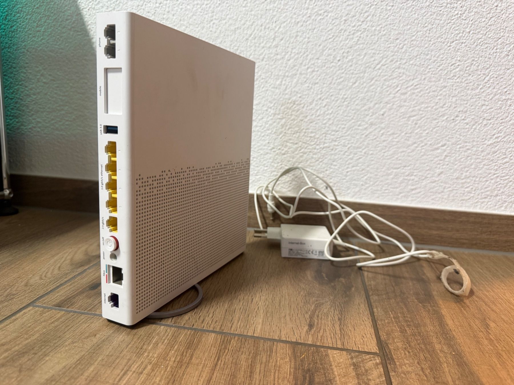 Swisscom Modem & Router: Swisscom InternetBox 3 – Usato da Bätterkinden venduto da rip2000 3