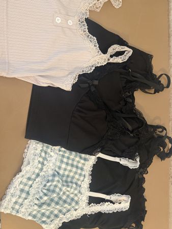 4 x kurze T Shirts sehr hübsch grösse S