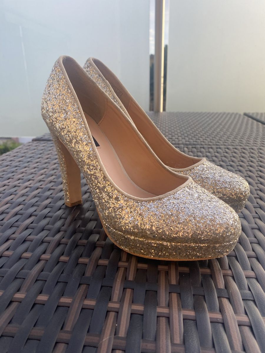 Scarpe da donna: Escarpin taille 39 – Usato da Bevaix venduto da jpfund 1
