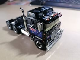1:50  Mack F700 6x4