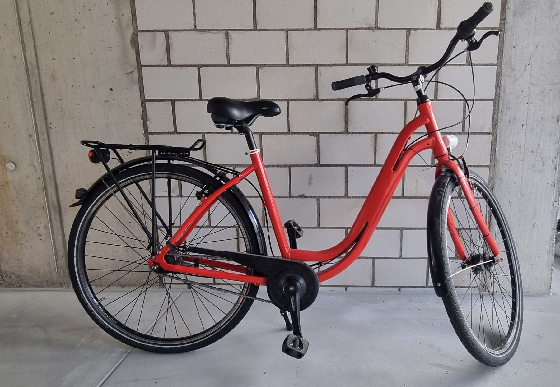 Biciclette: Damenfahrrad rot – Usato da Luzern venduto da WeekendWarrior_DQ.1