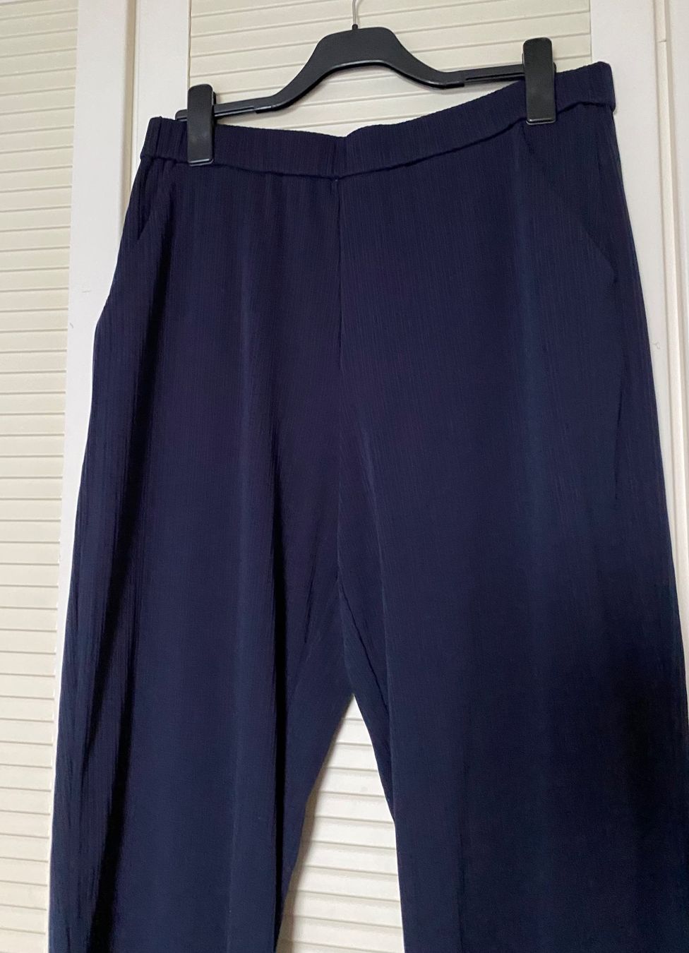 C&A Pantaloni: Leichte 3/4 Damenhose, Gr. 44, C&A, Neu – Nuovo (secondo la descrizione) da Bözberg venduto da RosmarieOb 1