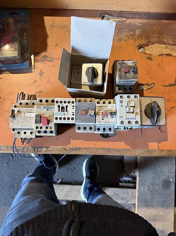 Schalter: Diverses Elektromaterial – Gebraucht aus Vaduz von Alexxo 3