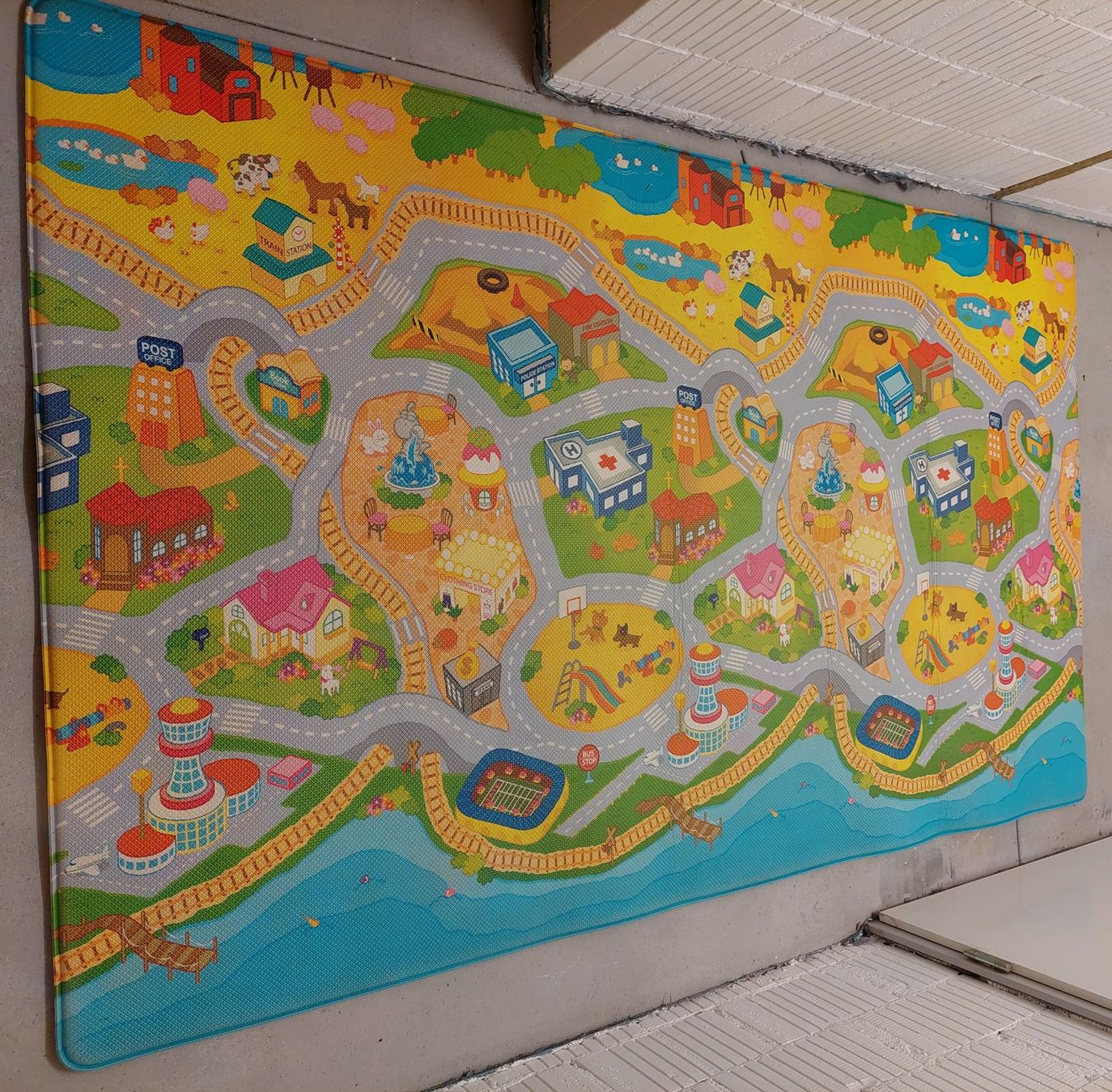 Tappeto da gioco: Dwinguler Spielmatte My Town 230x140 – Usato da Wängi venduto da spohn6565