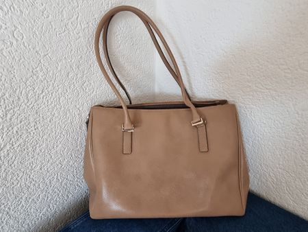 Elegante Coccinelle Handtasche, beige
