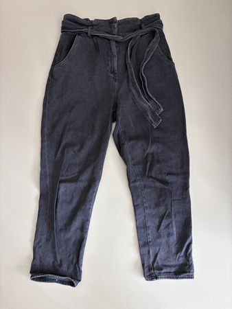 H&M Black High Waisted Jeans with Belt - Size EUR40