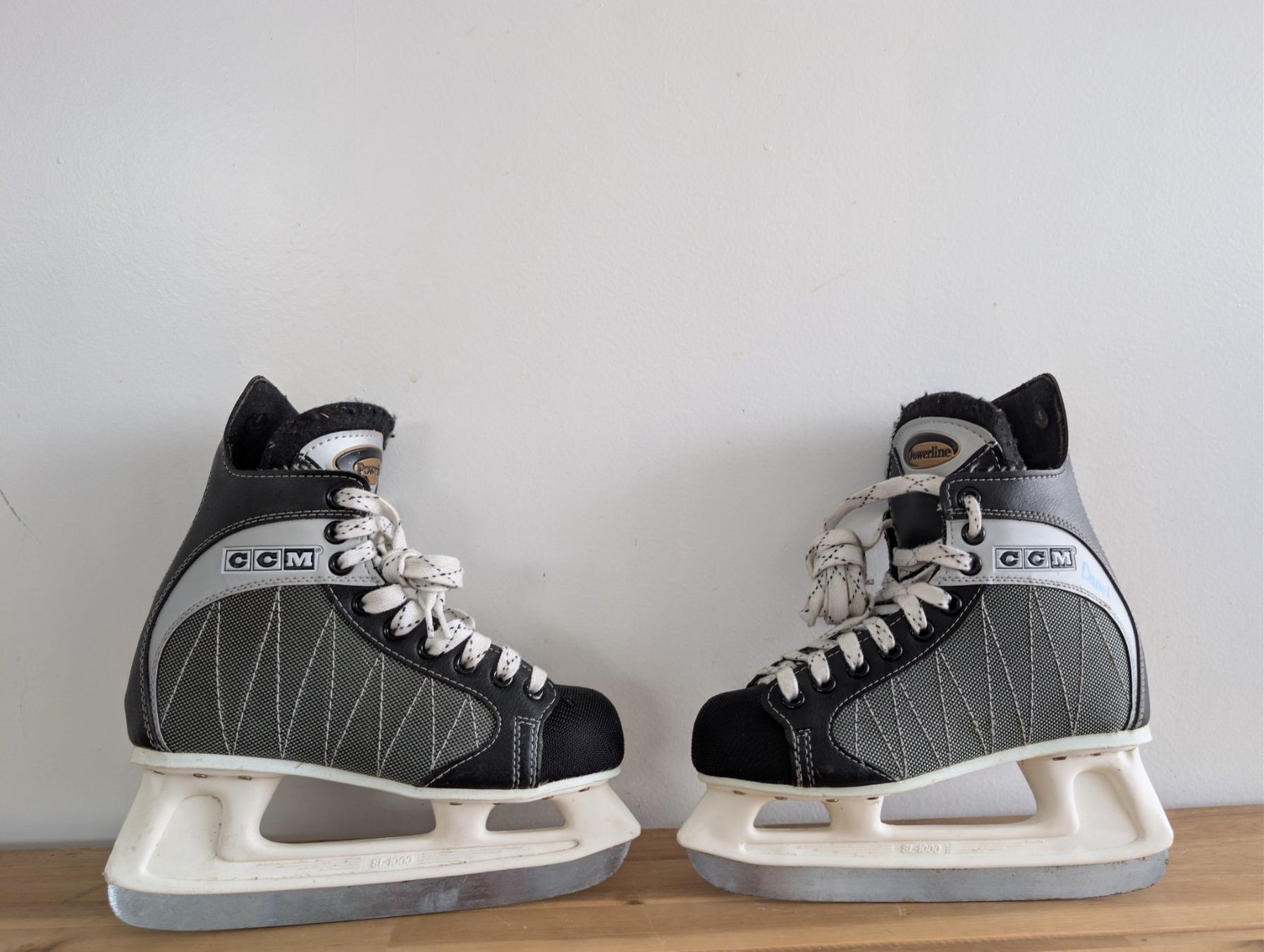 Pattini da ghiaccio: Fast neue Schlittschuhe, Grösse 6 – Usato da Neuenhof venduto da mlw_w98j