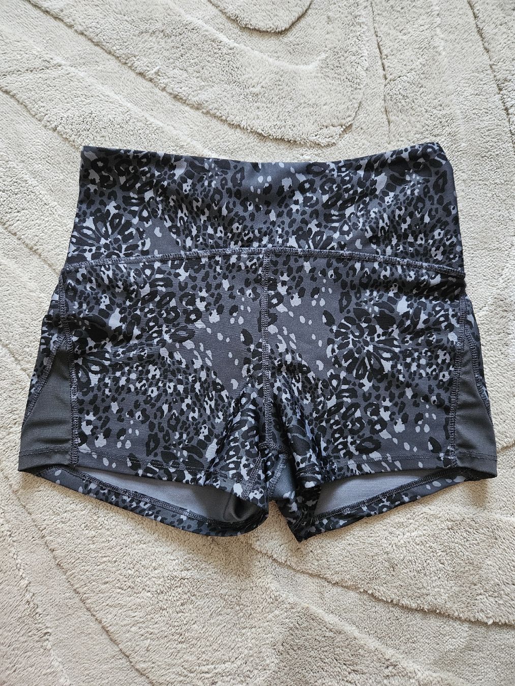 Leggings: Marikoo Trainingshorts/ Gr L – Usato da Baar venduto da BlackCat_13