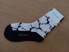 Socken Marimekko Blumenmuster Schwarz rosa Weiss  37-39