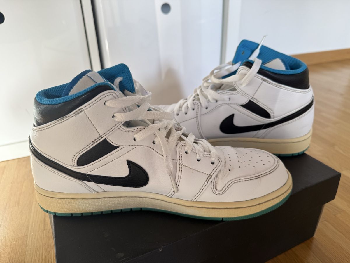 Jordan Herrenschuhe: Nike Jordan 1 Mid Laser blue  – Gebraucht aus Plan-les-Ouates von Dams_